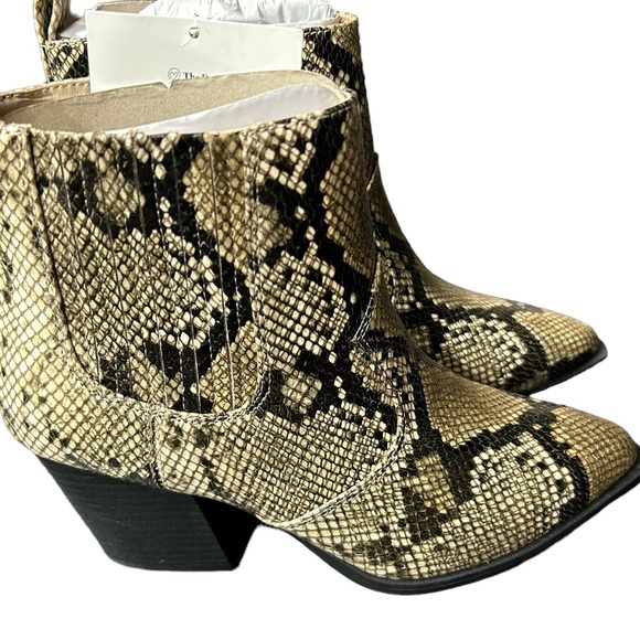 THE DROP Sia Pointed Toe tan python snakeskin Women's Ankle Boot size 6 NWOB - Picture 7 of 10